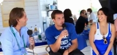 Video: Gulbis turpina pārsteigt un joko ar publiku