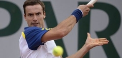 «French Open»: Gulbis pret Monfisu 7-6 (7:5), 4-6 un 4-5, rit 3. sets