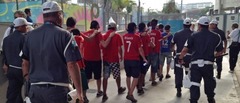 Čīles līdzjutēji ielaužas Riodežaneiro stadionā, 85 aizturēti