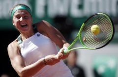 Ostapenko Īstbornā svin uzvaru pirmajā cīņā pēc triumfa «French Open»