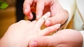 Siguldas prāvests "Mīlestības laikā" precēties gribētājiem dāvinās saderināšanās gredzenus
