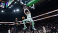 VIDEO ⟩ Porziņģa produktivitāte abos laukuma galos neglābj "Celtics" no zaudējuma novājināto "Lakers"
