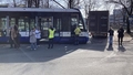 FOTO ⟩ 11. tramvajs Rīgā saskrējies ar kravas auto. Apstājusies tramvaju kustība abos virzienos