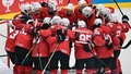 Šveices hokejisti beidzot pārvar Vācijas izaicinājumu. Pusfinālā iekļūst arī Kanādas izlase