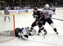 Video: KHL nedēļas labākajos vārtu glābiņos divreiz nesekmīgs Žirū