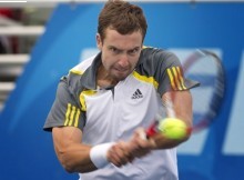 Gulbis sīvā cīņā arī piekto reizi piekāpjas Nadalam