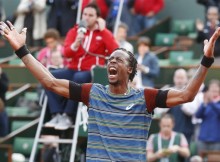 Blogs: "French Open" 2.diena: Gulbis uzvar, Chatrier korts eksplodē