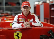 Kobajaši aizvadījis pirmos F1 testus "Ferrari" komandā