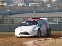 Topošie Latvijas rallijkrosa braucēji guvuši vērtīgu pieredzi testos F1 trasē