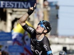 "Giro d'Italia": Saramotins iekļūst sadursmē, uzvar Viviāni