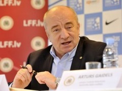 Mežeckis FIFA vēlēšanās prognozē Blatera uzvaru, neizslēdz pārsteigumus