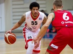 Larsons tuvu "triple-double", "Jēkabpils" sasit "Ogri"