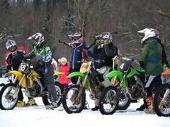 "Liepkalnes un Apes skijorings pulcē teju 200 dalībniekus"