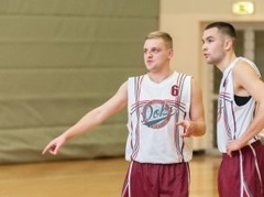 Jelgavas basketbola čempionāta divvadībā - "Doks" un "Ozols"