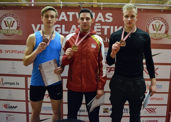 Foto: Edgars Eriņš kļūst par seškārtējo Latvijas čempionu daudzcīņās telpās