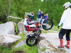 Triāla sacensības Liepājā - izaicinājums sportistiem, šovs skatītājiem