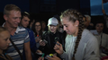 Video: Ostapenko atlido pilota kabīnē, pateicas par atbalstu un dala autogrāfus