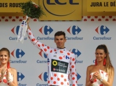 Francūzis Kalmežans pirmoreiz karjerā uzvar "Tour de France" posmā, Frūms saglabā pārsvaru
