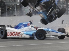 Batons: "IndyCar mani biedē, bet Formula E neaizrauj"