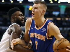 Porziņģim un "Knicks" bezcerīga spēle Bostonā un trešais zaudējums