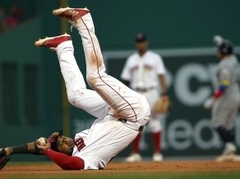 "Rays" pārspēj "Red Sox" un tiek pie astotās uzvaras pēc kārtas