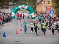 Smiltenē aizvadīts Latvijā lielākais stafešu skrējiens - "top ielu stafetes"