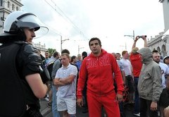 Varšavā gaida ierodamies īpaši agresīvus krievu futbola fanus