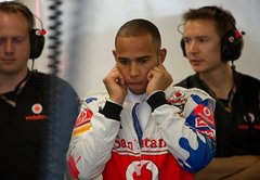 Hamiltons ātrākais 2.treniņā, Senna un Alonso avarē