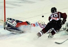 Indrašis izceļas ar vārtu guvumu 'Blackhawks' jauno talantu treniņnometnē