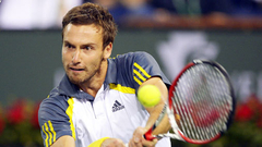 Gulbis dramatiskā cīņā zaudē spāņu zvaigznei Nadalam