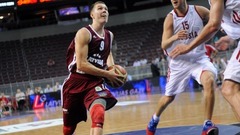 Dairis Bertāns un Jēkabsone-Žogota atzīti par gada labākajiem Latvijas basketbolistiem