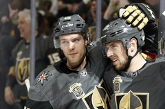 NHL debitante «Golden Knights» nodrošina dalību izslēgšanas spēlēs