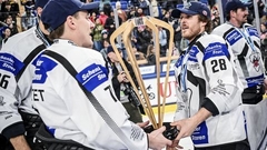 Šveices klubs "Fribourg-Gotteron" izcīna Špenglera kausu