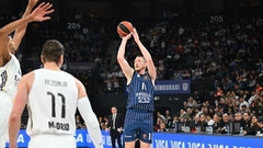 Šmitam un R.Kurucam astoņi punkti, bet komandas cieš zaudējumus