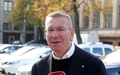 Rinkēvičs kā satraucošu vērtē vēlētāju zemo aktivitāti, bet brīnumnūjiņu izmaiņām neredz