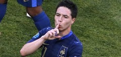 Francijas izlases futbolists Nasri sastrīdējies ar žurnālistu