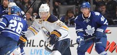 Girgensons nespēlē, «Sabres» - «Maple Leafs» mačā izkaujas vārtsargi