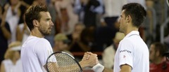 Gulbis neizmanto divas mačbumbas un sesto reizi karjerā piekāpjas Džokovičam