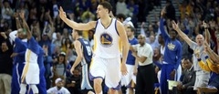 Perfektie «Warriors» nokļūstot panākuma attālumā no NBA rekorda