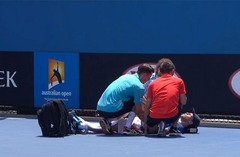 «Australian Open» turnīrā pirmais karstuma upuris