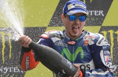 Lorenso uzvar «MotoGP» Francijas etapā, kļūstot par kopvērtējuma līderi