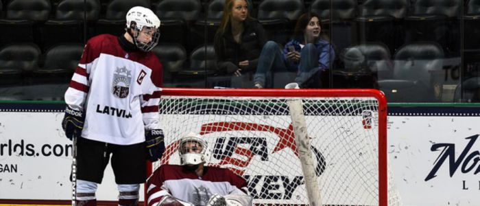 U-17 hokeja izlase ar zaudējumu pret krieviem sāk pārbaudes turnīru