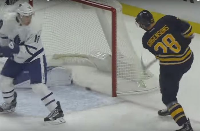 Noskaties: Girgensons nopūdelē fantastisku iespēju, netrāpot tukšos vārtos