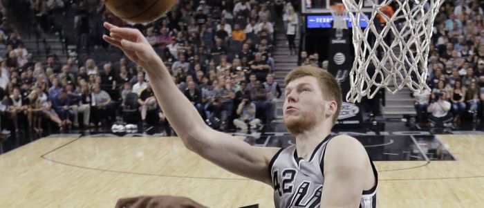 Bertānam septiņi punkti; «Spurs» turpina uzvaru sēriju viesos