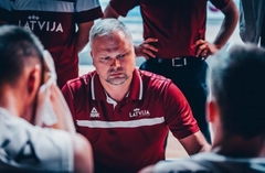 Latvijas U-18 basketbolisti EČ spēlē cieš sagrāvi pret Franciju