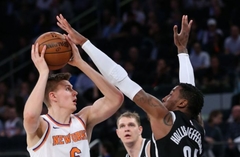 Porziņģim seši punkti «Knicks» zaudējumā un problēmas ar gurnu