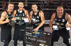 Latvijas 3x3 izlases basketbolisti grūtā cīņā sasniedz Pasaules tūres finālposma pusfinālu