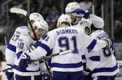 «Lightning» atgriežas NHL līderpozīcijā