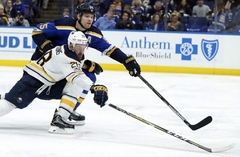 Girgensons atgriežas sastāvā; «Sabres» piekāpjas «Blues»