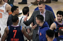 «Knicks» bez Porziņģa Ņujorkā apspēlē Entoniju un «Thunder»